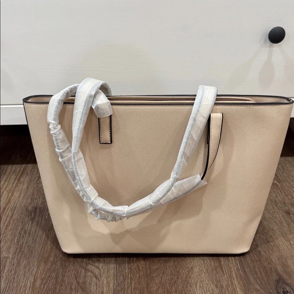 Never Used Cream Tote Bag - Picture 2 of 3